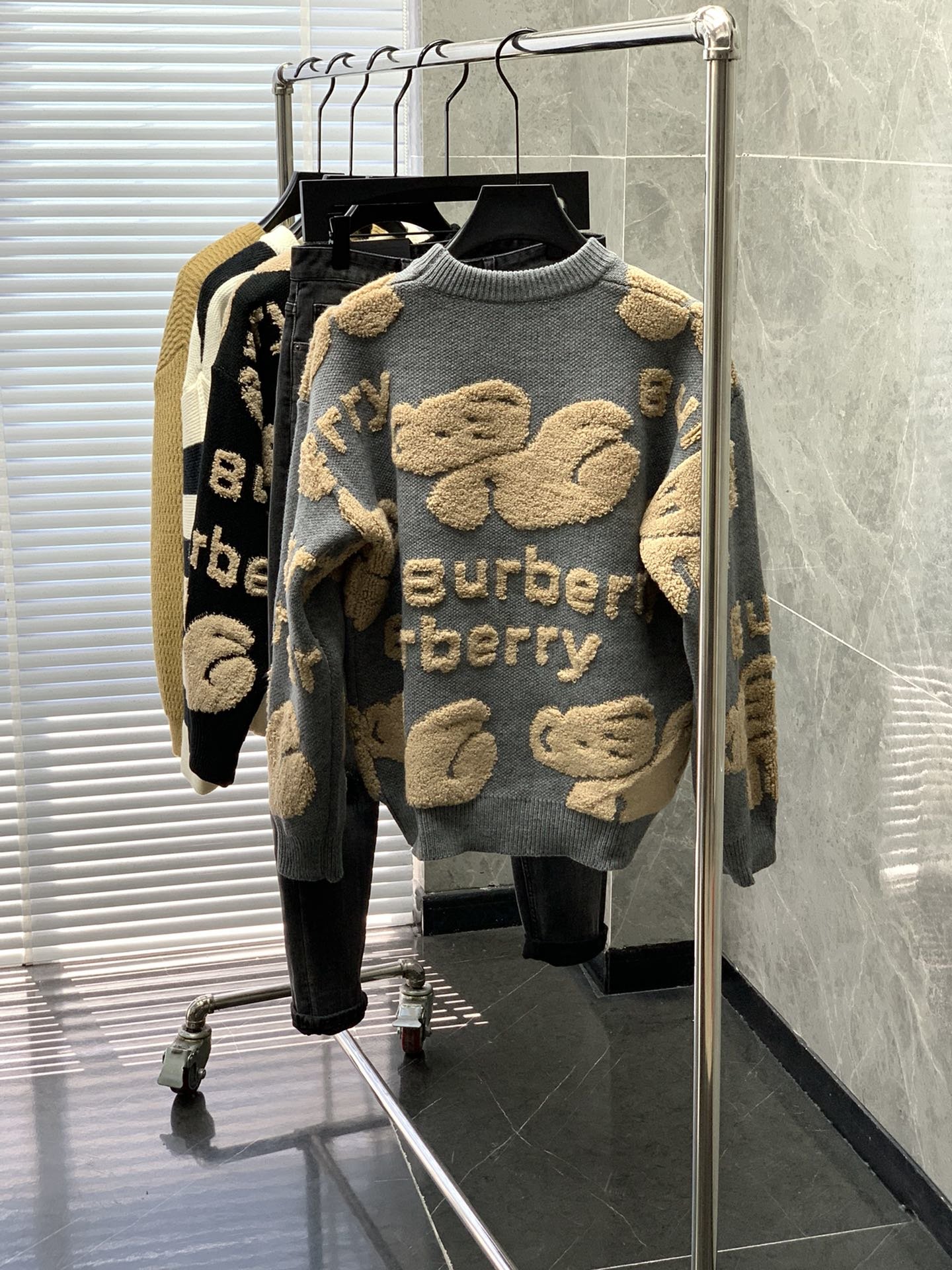 スーパーコピー 服実物の写真 N品  かっこいい おしゃれ 代引き対応国内発送後払い安全必ず届くおすすめ口コミ優良サイト