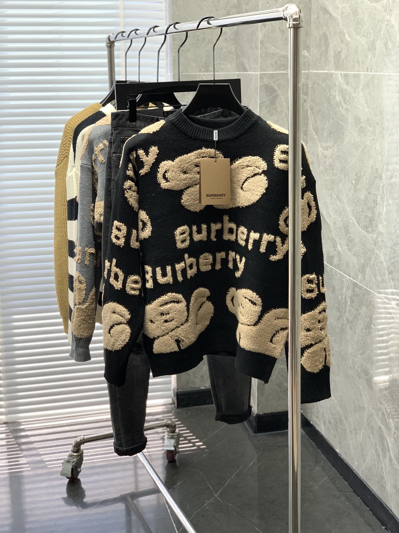 スーパーコピー 服実物の写真 N品  かっこいい おしゃれ 代引き対応国内発送後払い安全必ず届くおすすめ口コミ優良サイト