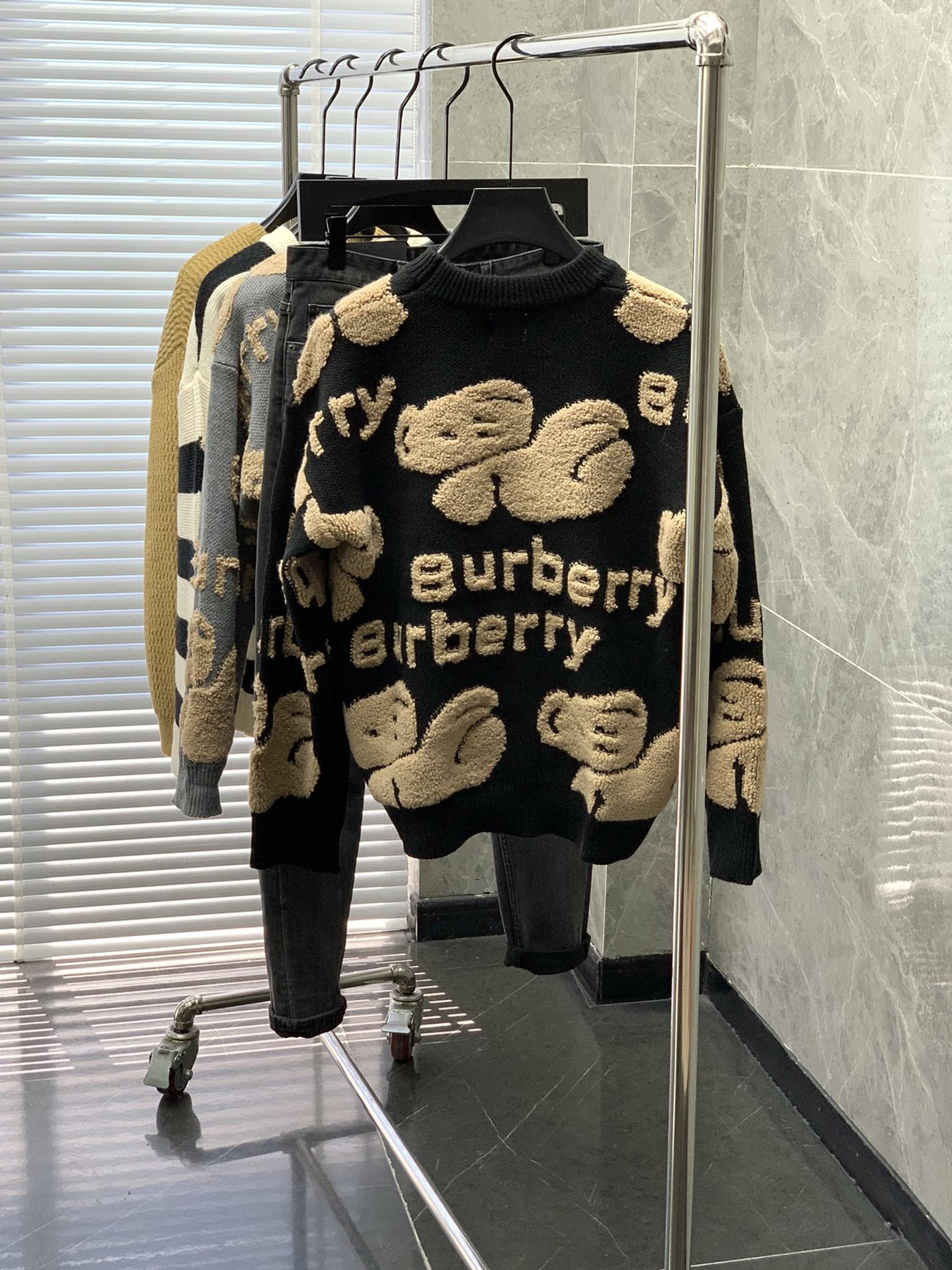 スーパーコピー 服実物の写真 N品  かっこいい おしゃれ 代引き対応国内発送後払い安全必ず届くおすすめ口コミ優良サイト