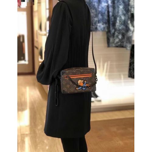 人気が爆発 ルイヴィトン Louis Vuitton ショルダーバッグ M80159 Mini Soft Trunk 実物の写真 N品スーパーコピー代引き可能国内発送後払い安全必ず届く信用できるサイト