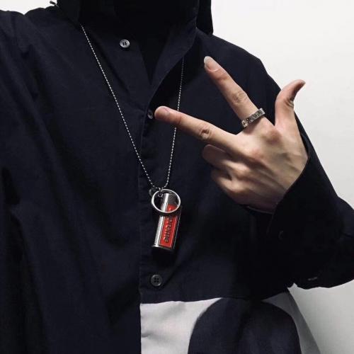 Supreme シュプリーム 19ss Metal Lighter Holster ネックレス実物の写真 N品スーパーコピー服代引き対応国内発送後払い安全必ず届く信用できるサイト