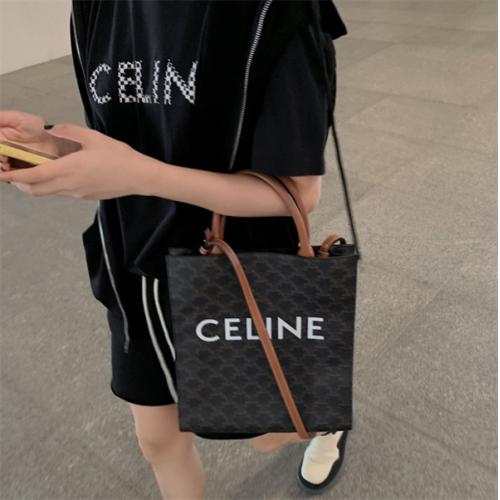 CELINEコピー半袖ｔシャツ 新作 ☆洗練されたストリートファッション カジュアルウェア ★オーバーサイズ★セリーヌ 激安通販