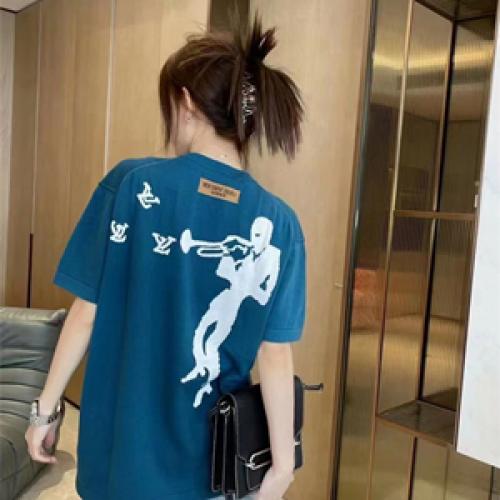 新作 LOUIS VUITTON 背中に存在感を持たせる ルイヴィトン コピー Tシャツ シルクのインサイドアウト風