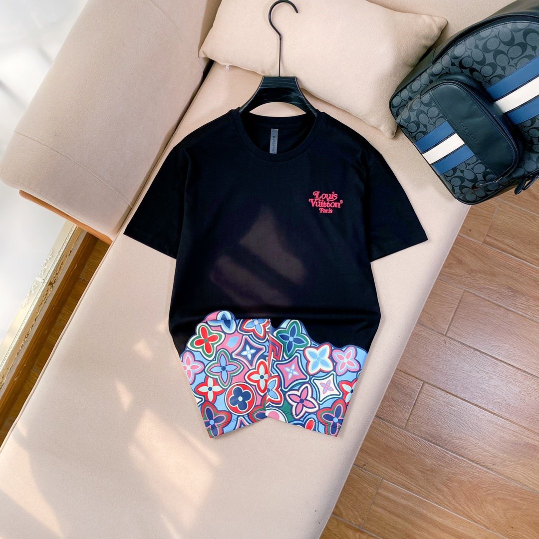 最高品質N品ルイヴィトン Louis Vuitton 半袖Tシャツ 実物の写真 メンズ/レディース スーパーコピー服代引き可能国内発送後払い安全必ず届く信用できるサイト