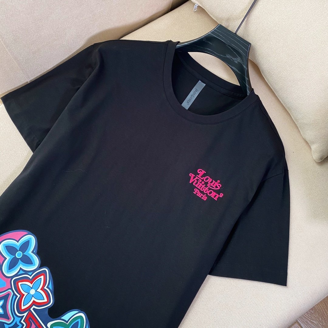 最高品質N品ルイヴィトン Louis Vuitton 半袖Tシャツ 実物の写真 メンズ/レディース スーパーコピー服代引き可能国内発送後払い安全必ず届く信用できるサイト