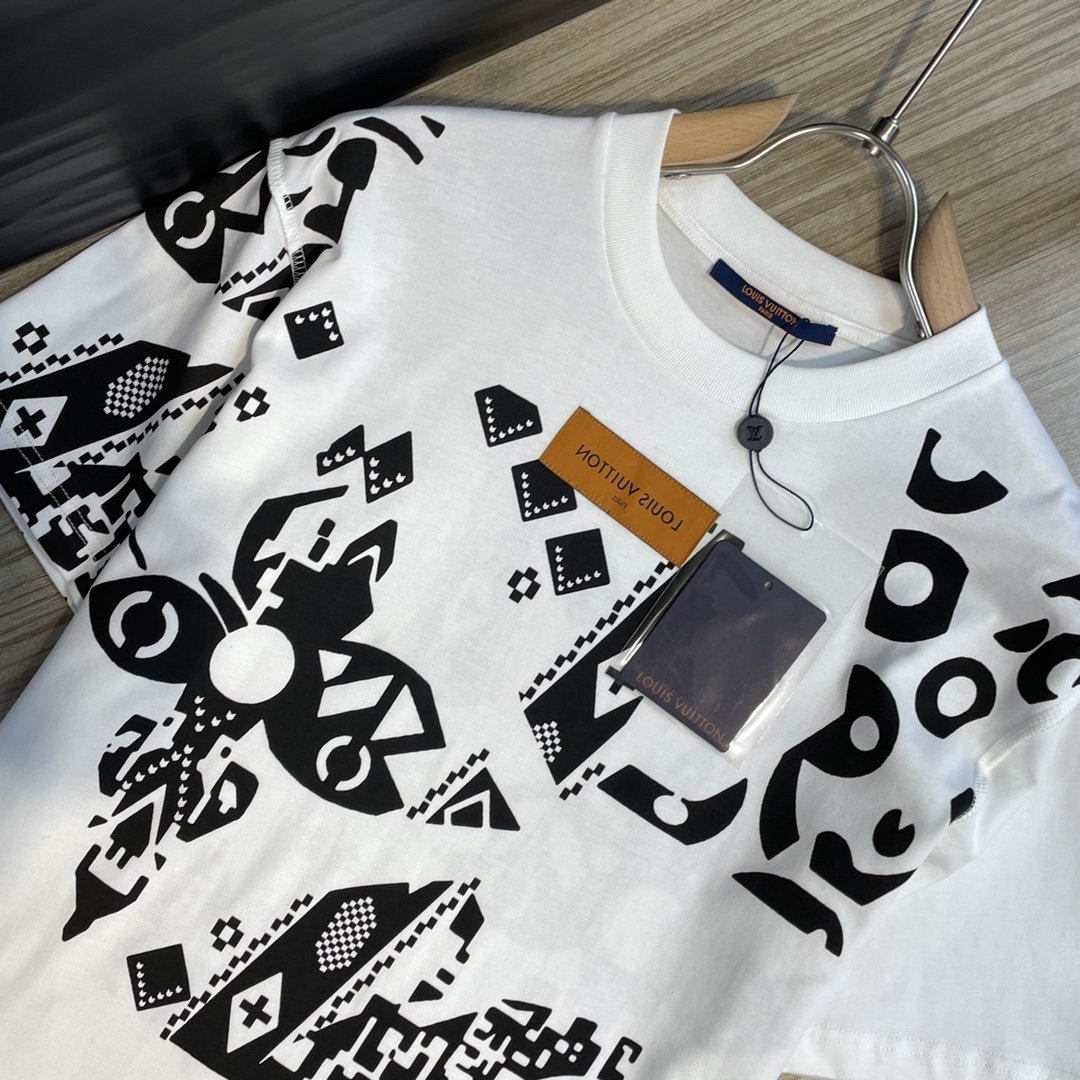 最高品質N品ルイヴィトン Louis Vuitton 半袖Tシャツ 実物の写真 メンズ/レディース スーパーコピー服代引き可能国内発送後払い安全必ず届く信用できるサイト