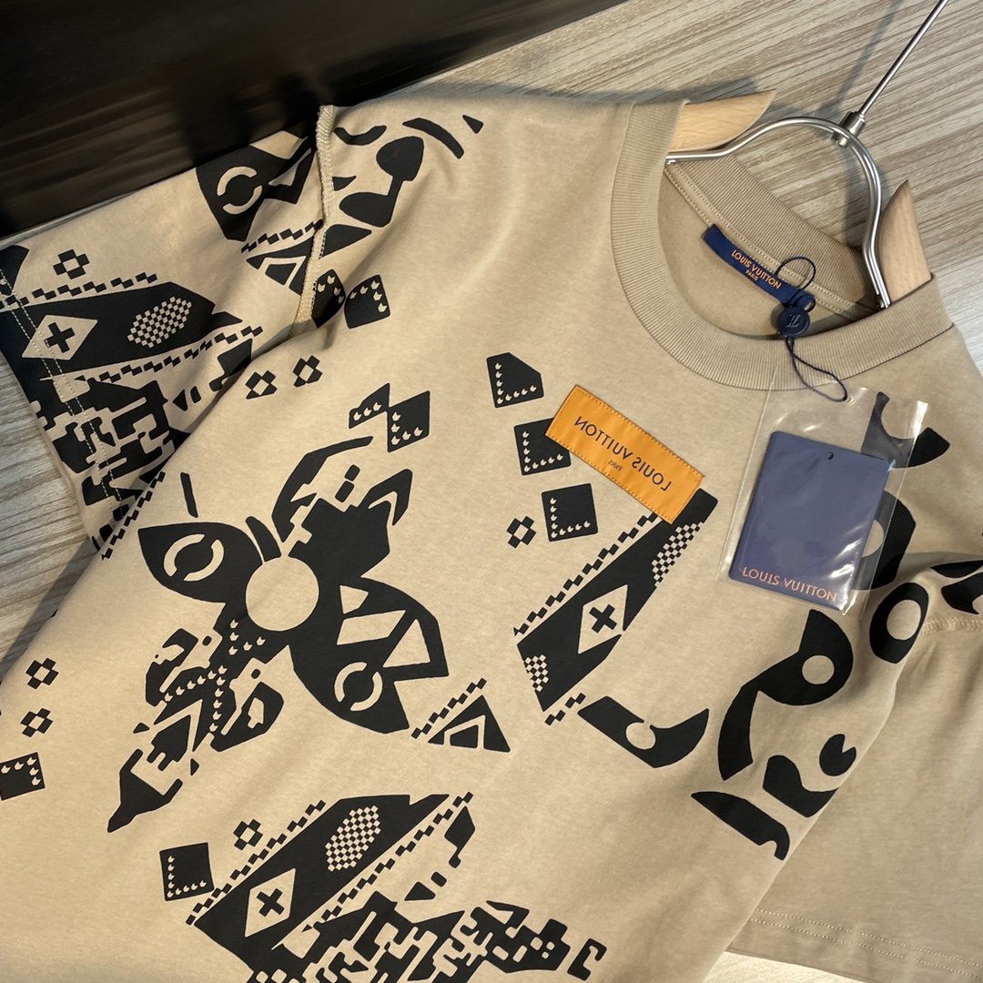 最高品質N品ルイヴィトン Louis Vuitton 半袖Tシャツ 実物の写真 メンズ/レディース スーパーコピー服代引き可能国内発送後払い安全必ず届く信用できるサイト