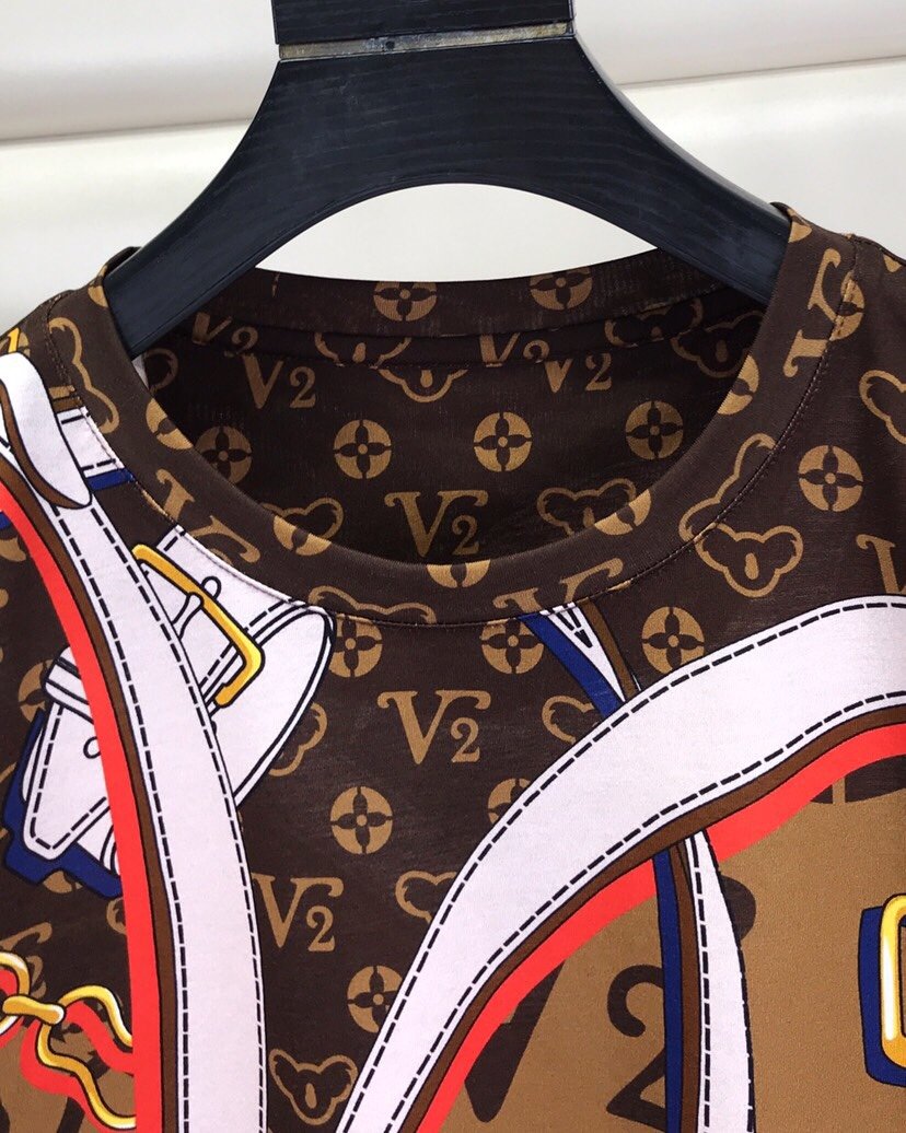 最高品質N品ルイヴィトン Louis Vuitton 半袖Tシャツ 実物の写真 メンズ/レディース スーパーコピー服代引き可能国内発送後払い安全必ず届く信用できるサイト