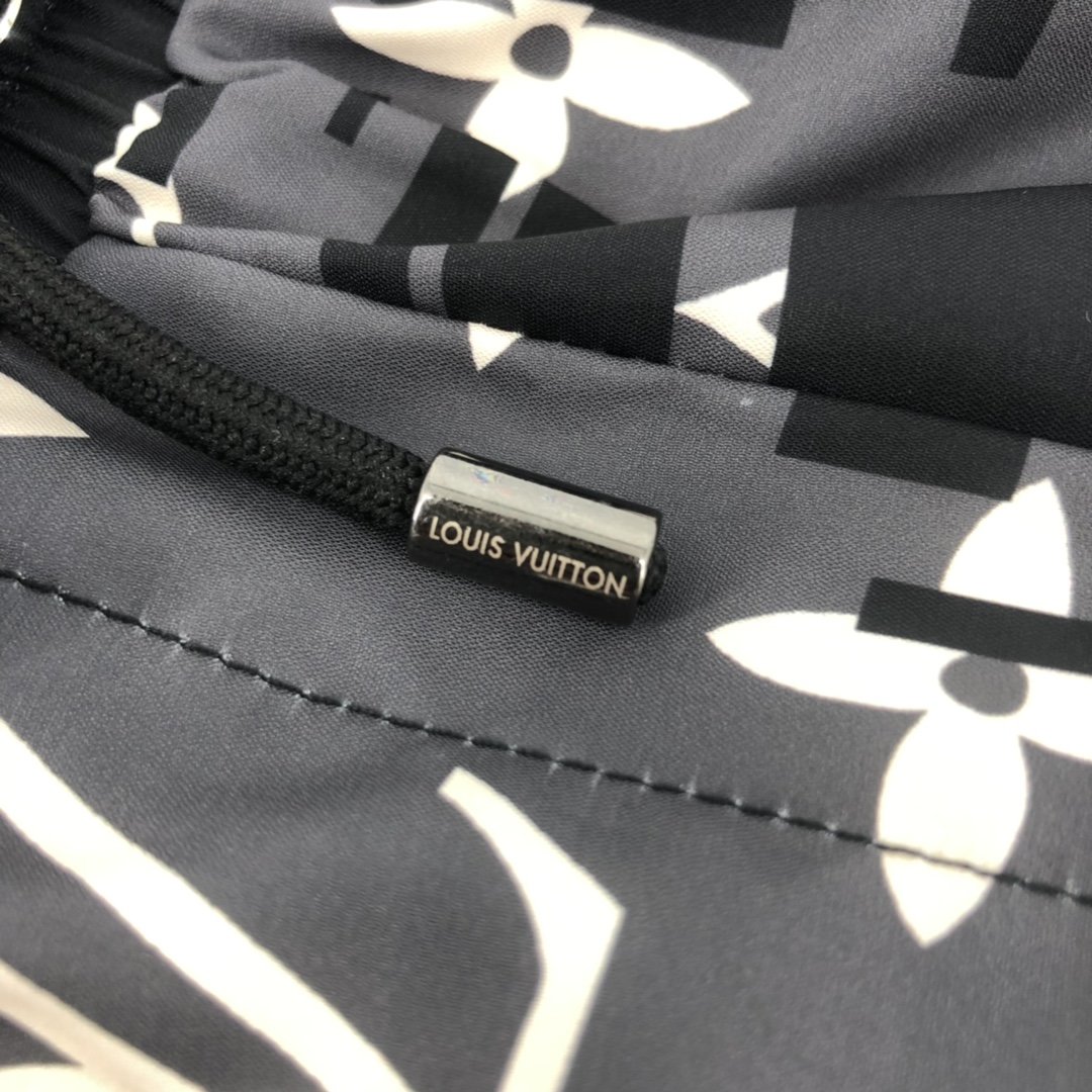 最高品質N品ルイヴィトン Louis Vuitton 半袖Tシャツ 実物の写真 メンズ/レディース スーパーコピー服代引き可能国内発送後払い安全必ず届く信用できるサイト