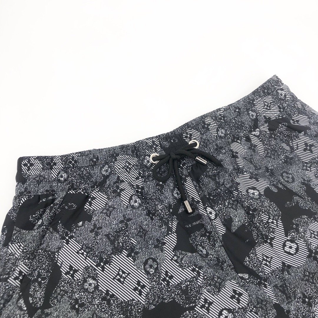 最高品質N品ルイヴィトン Louis Vuitton 半袖Tシャツ 実物の写真 メンズ/レディース スーパーコピー服代引き可能国内発送後払い安全必ず届く信用できるサイト