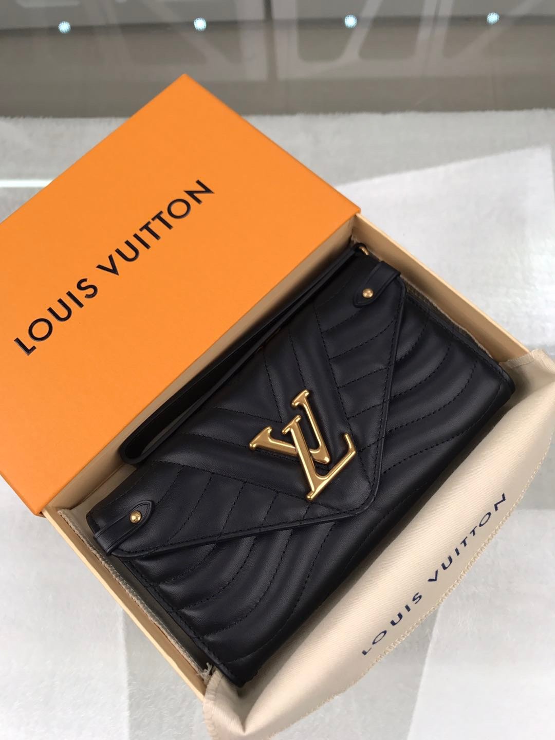 かっこいい おしゃれルイヴィトン Louis Vuitton 財布ブランドスーパーコピーN品代引き可能国内発送後払い安全必ず届く優良サイト