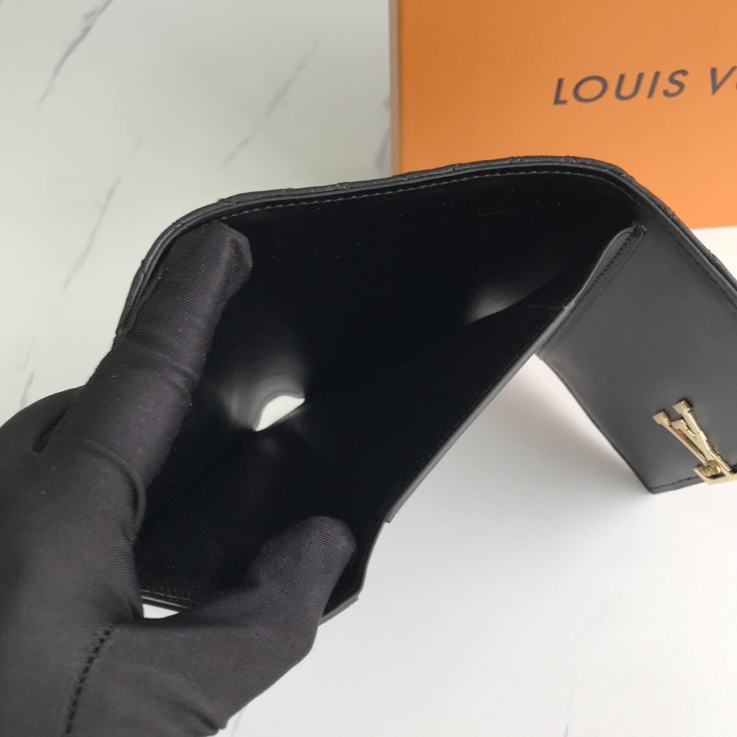 かっこいい おしゃれルイヴィトン Louis Vuitton 財布ブランドスーパーコピーN品代引き可能国内発送後払い安全必ず届く優良サイト