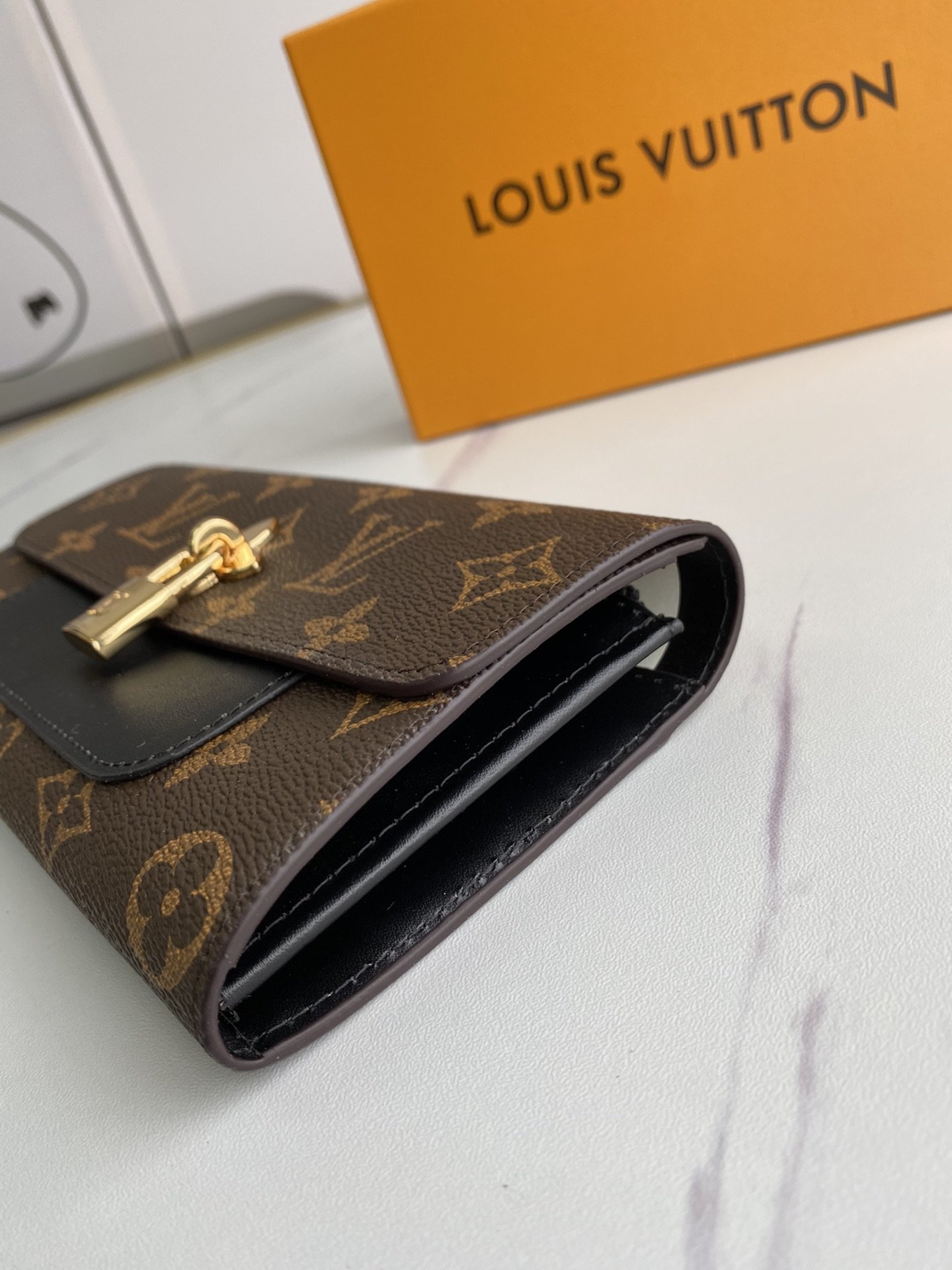 かっこいい おしゃれルイヴィトン Louis Vuitton 財布ブランドスーパーコピーN品代引き可能国内発送後払い安全必ず届く優良サイト