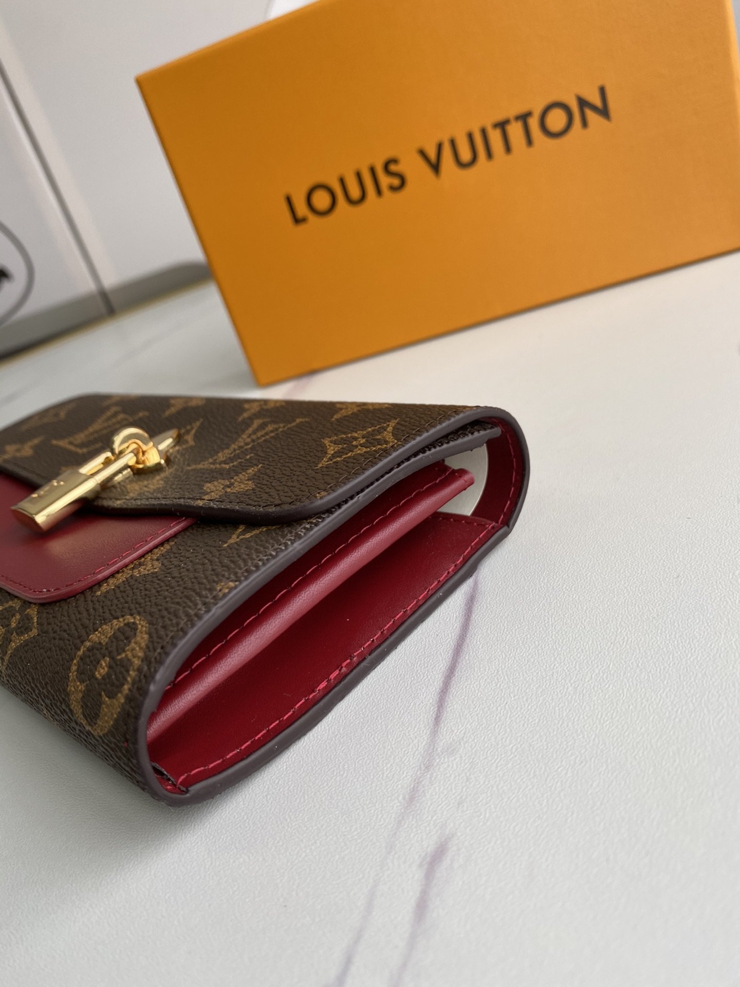 かっこいい おしゃれルイヴィトン Louis Vuitton 財布ブランドスーパーコピーN品代引き可能国内発送後払い安全必ず届く優良サイト