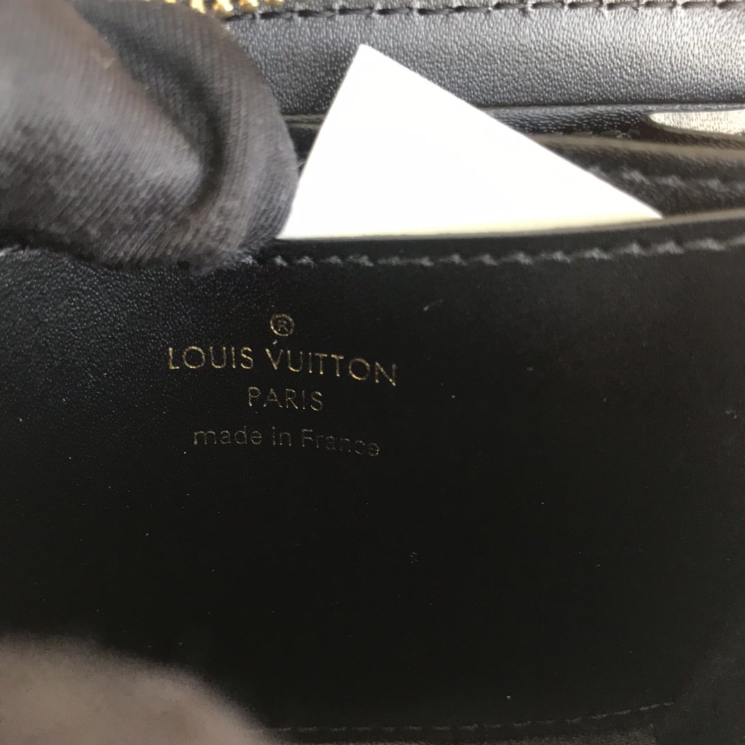 かっこいい おしゃれルイヴィトン Louis Vuitton 財布ブランドスーパーコピーN品代引き可能国内発送後払い安全必ず届く優良サイト