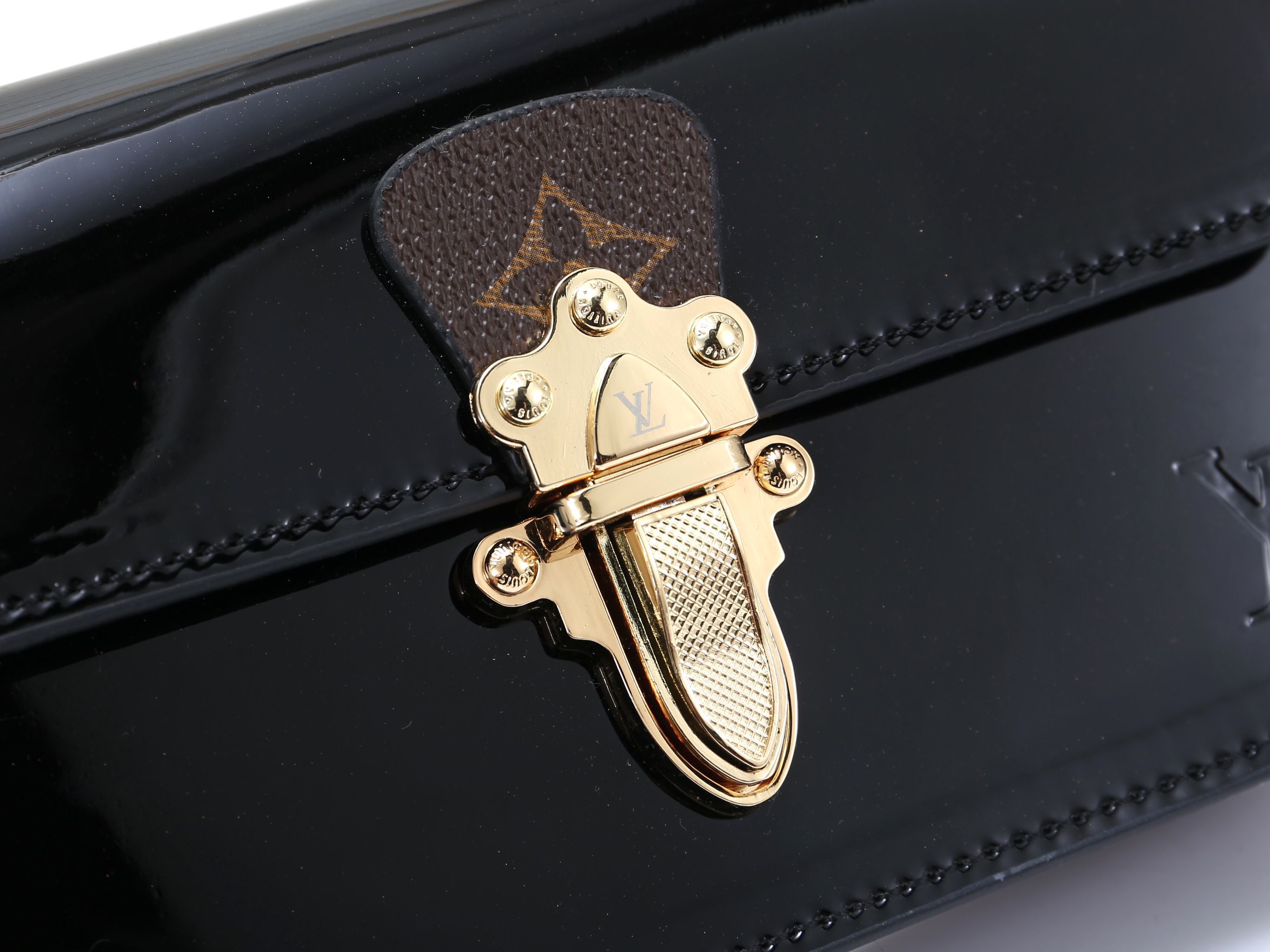 新入荷ルイヴィトン Louis Vuitton 長財布ブランドスーパーコピー財布N品代引き対応国内発送後払い安全必ず届く信用できるサイト