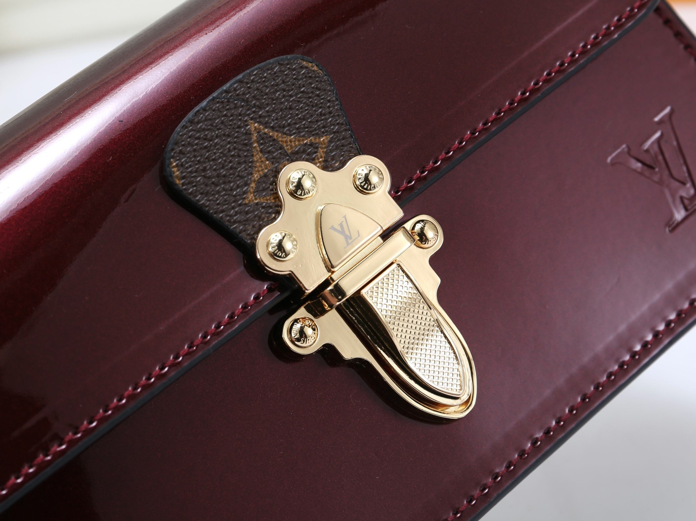 新入荷ルイヴィトン Louis Vuitton 長財布ブランドスーパーコピー財布N品代引き対応国内発送後払い安全必ず届く信用できるサイト
