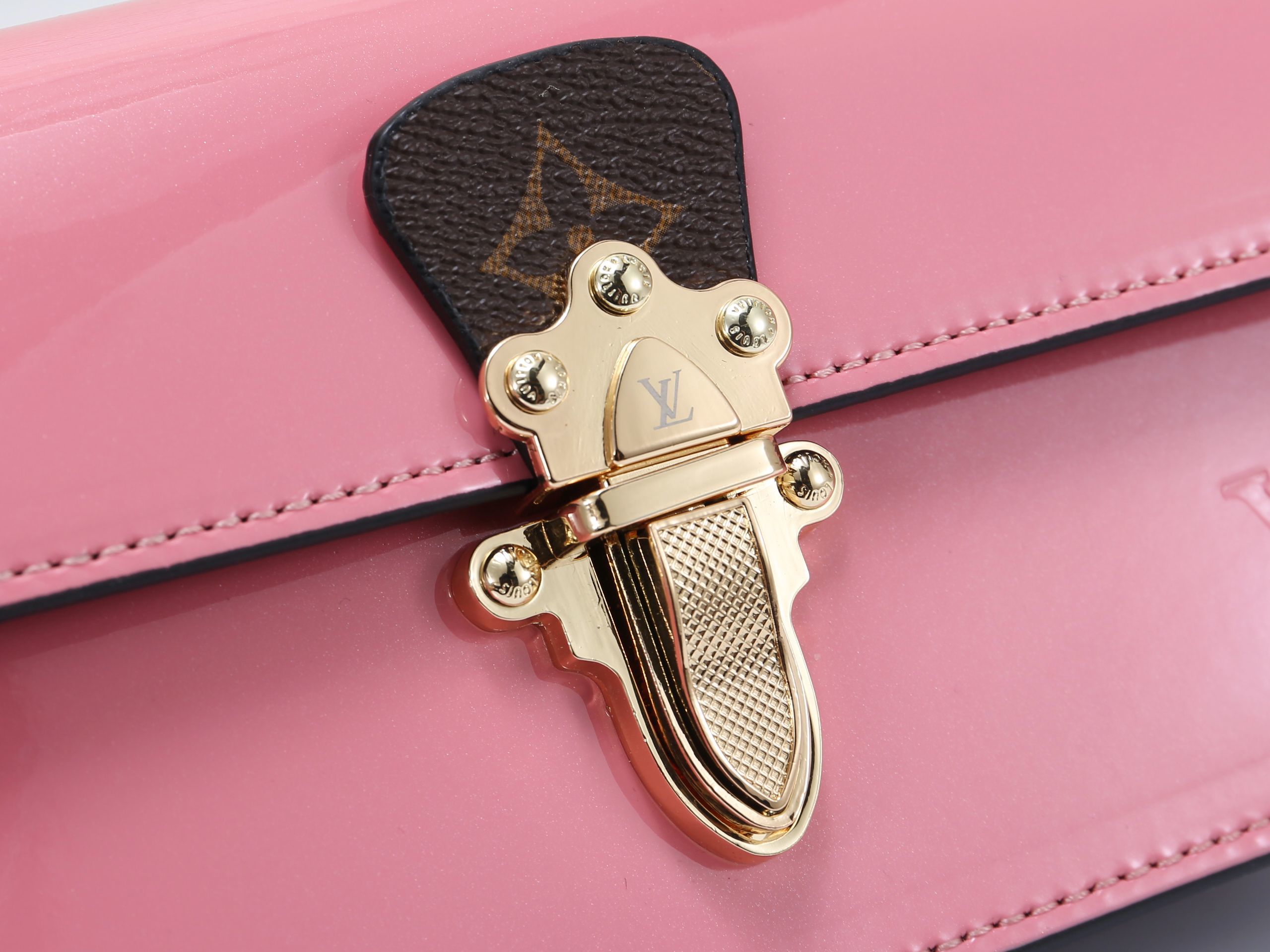 新入荷ルイヴィトン Louis Vuitton 長財布ブランドスーパーコピー財布N品代引き対応国内発送後払い安全必ず届く信用できるサイト