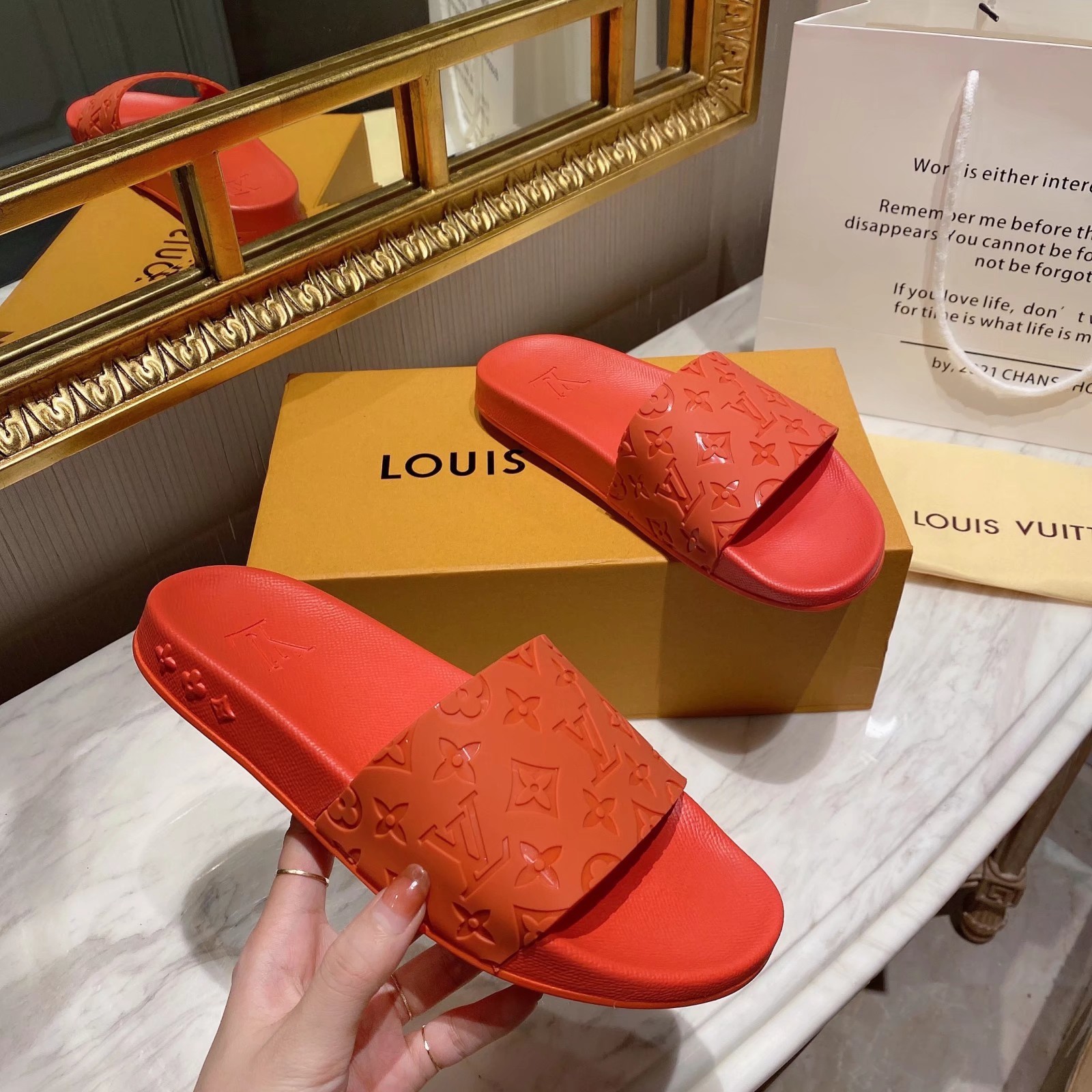 上質 大人気 ルイヴィトン Louis Vuitton サンダル メンズ 実物の写真 N品スーパーコピー代引き可能国内発送後払い安全必ず届く信用できるサイト