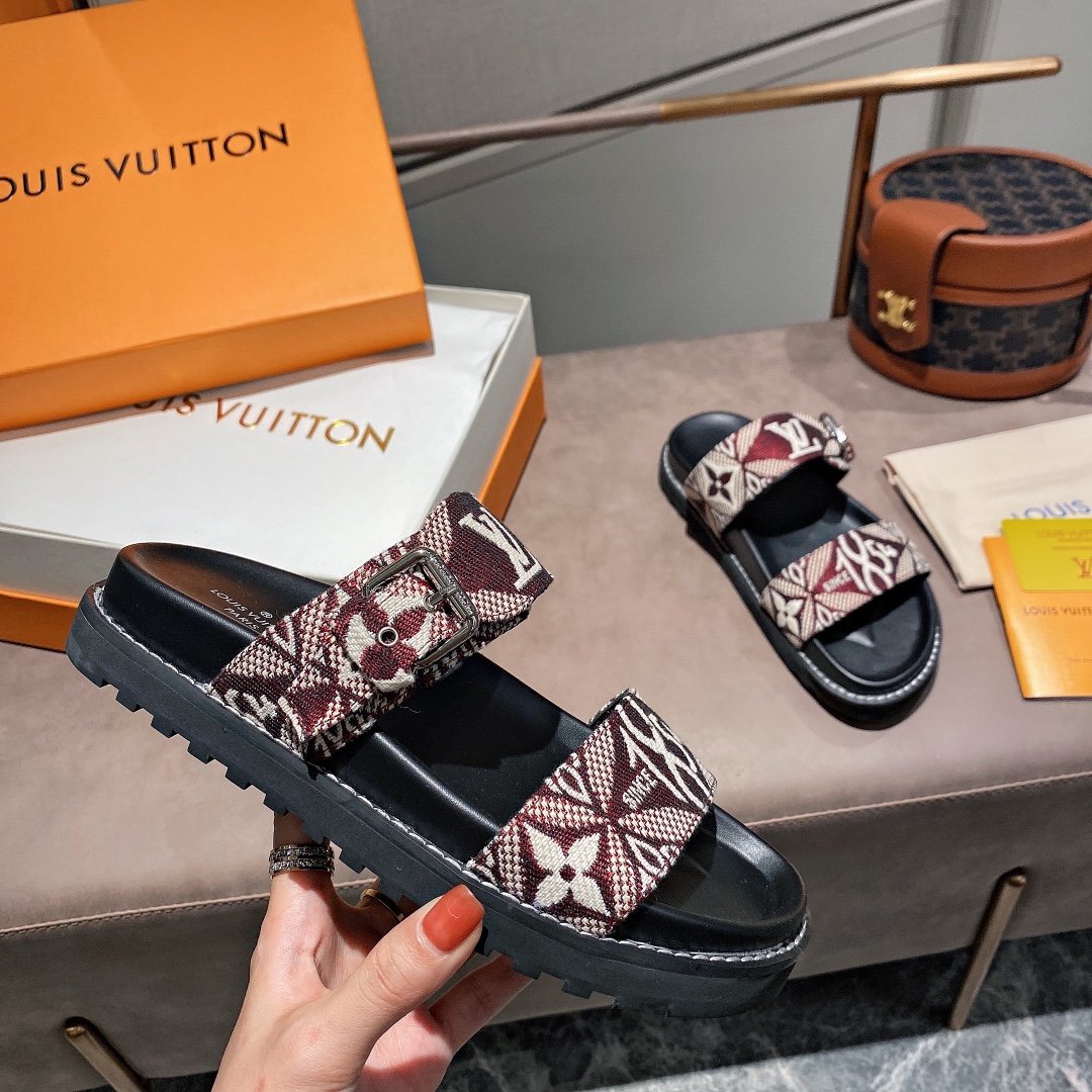 上質 大人気 ルイヴィトン Louis Vuitton サンダル 実物の写真 N品スーパーコピー代引き可能国内発送後払い安全必ず届く信用できるサイト