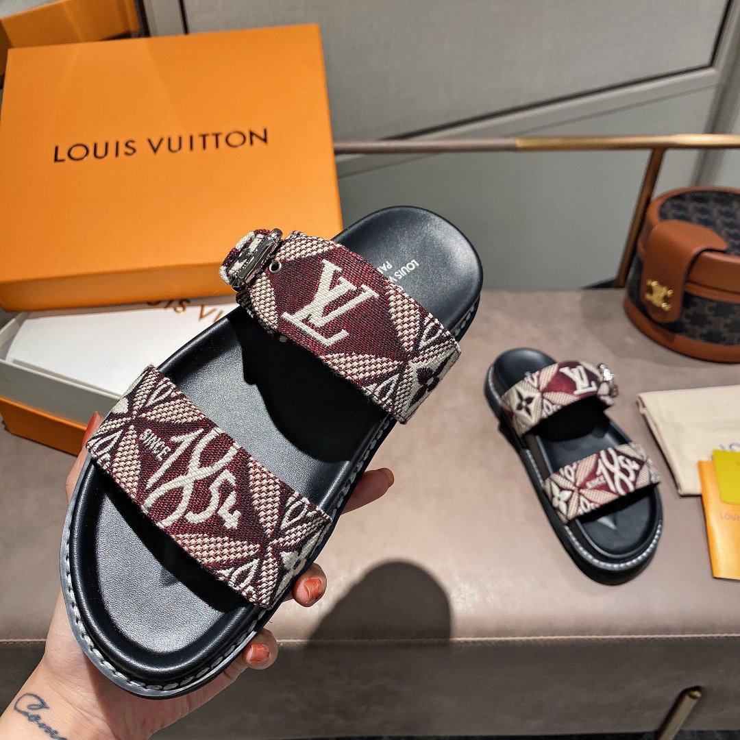 上質 大人気 ルイヴィトン Louis Vuitton サンダル 実物の写真 N品スーパーコピー代引き可能国内発送後払い安全必ず届く信用できるサイト