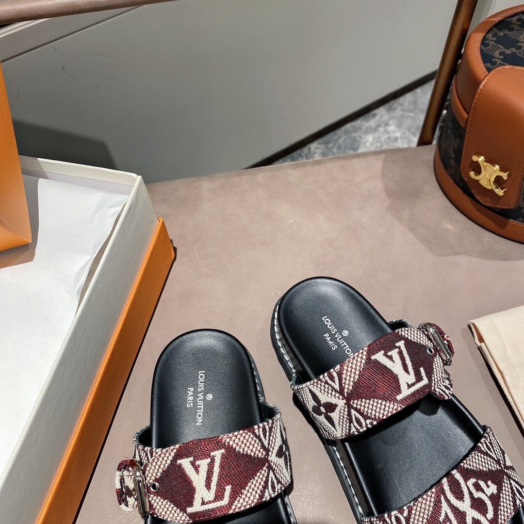 上質 大人気 ルイヴィトン Louis Vuitton サンダル 実物の写真 N品スーパーコピー代引き可能国内発送後払い安全必ず届く信用できるサイト