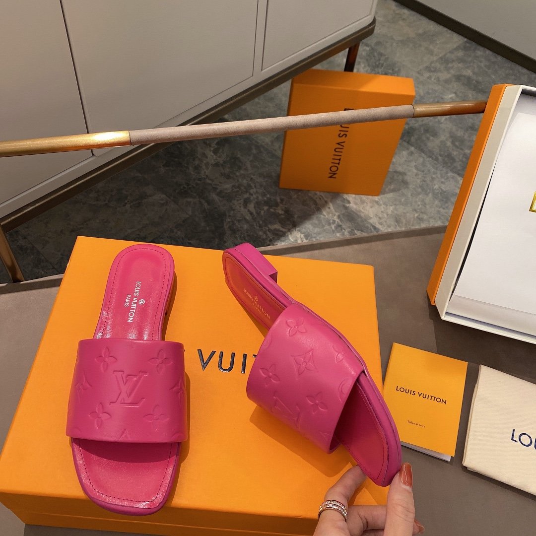 上質 大人気 ルイヴィトン Louis Vuitton サンダル 実物の写真 N品スーパーコピー代引き可能国内発送後払い安全必ず届く信用できるサイト