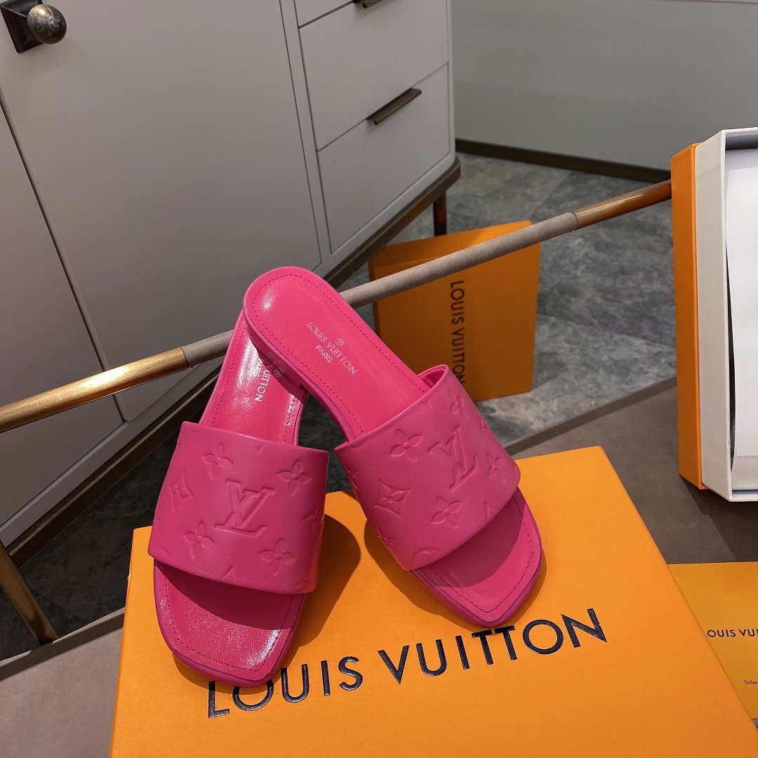 上質 大人気 ルイヴィトン Louis Vuitton サンダル 実物の写真 N品スーパーコピー代引き可能国内発送後払い安全必ず届く信用できるサイト