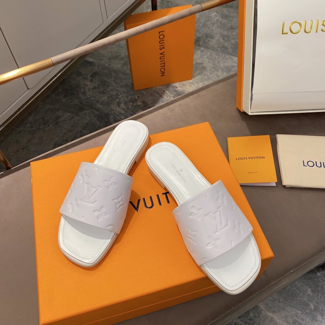 上質 大人気 ルイヴィトン Louis Vuitton サンダル 実物の写真 N品スーパーコピー代引き可能国内発送後払い安全必ず届く信用できるサイト