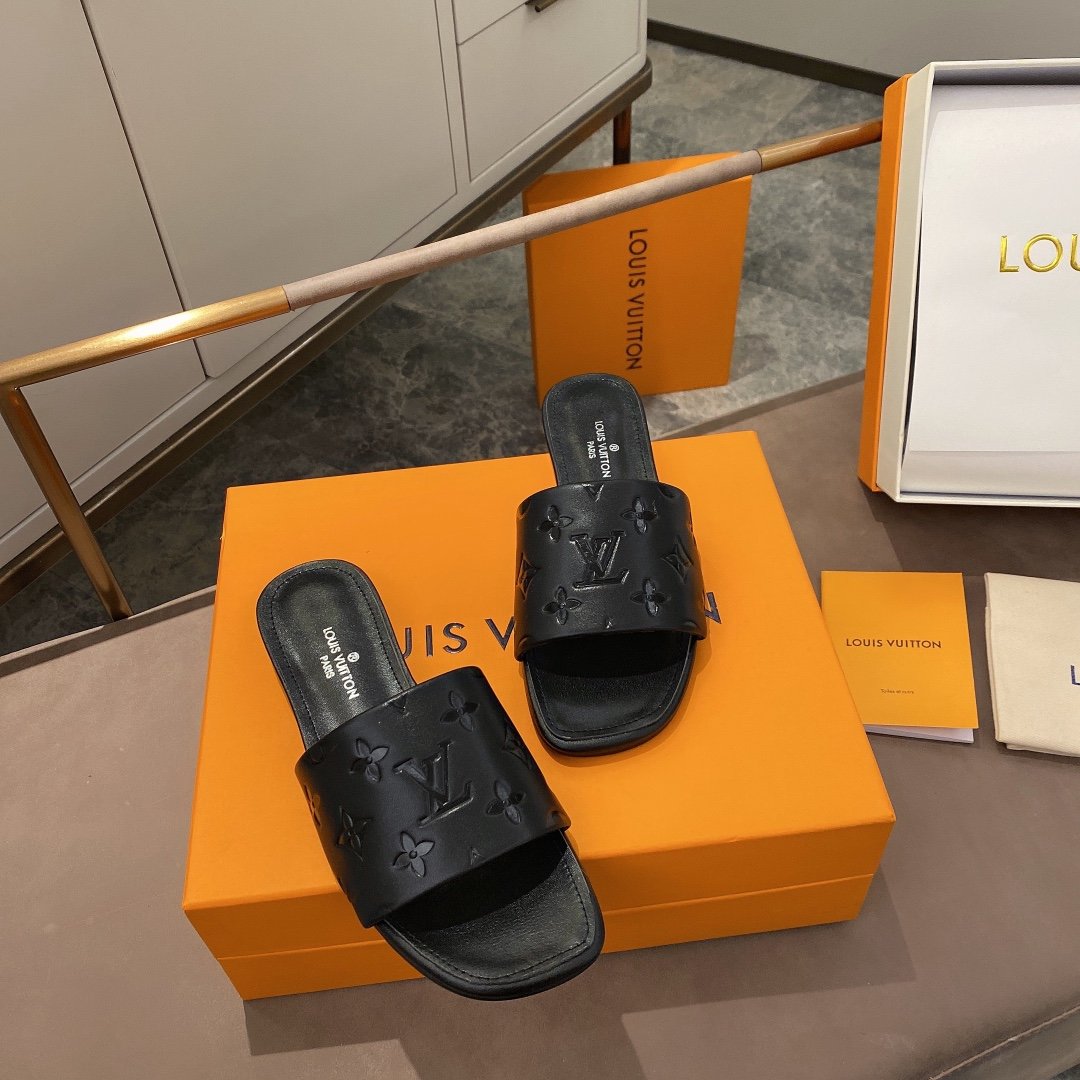 上質 大人気 ルイヴィトン Louis Vuitton サンダル 実物の写真 N品スーパーコピー代引き可能国内発送後払い安全必ず届く信用できるサイト