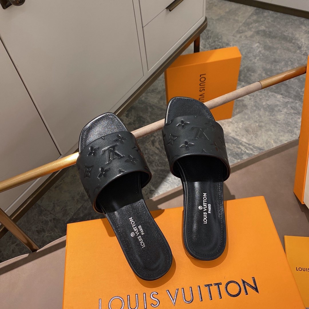 上質 大人気 ルイヴィトン Louis Vuitton サンダル 実物の写真 N品スーパーコピー代引き可能国内発送後払い安全必ず届く信用できるサイト