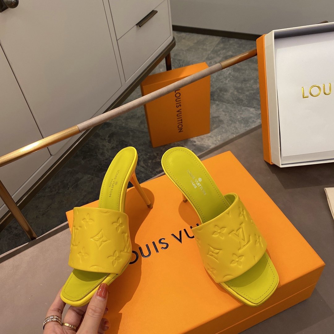 上質 大人気 ルイヴィトン Louis Vuitton サンダル 実物の写真 N品スーパーコピー代引き可能国内発送後払い安全必ず届く信用できるサイト