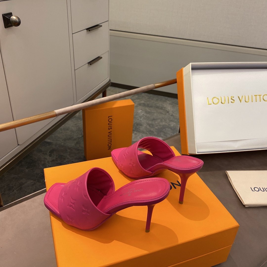 上質 大人気 ルイヴィトン Louis Vuitton サンダル 実物の写真 N品スーパーコピー代引き可能国内発送後払い安全必ず届く信用できるサイト