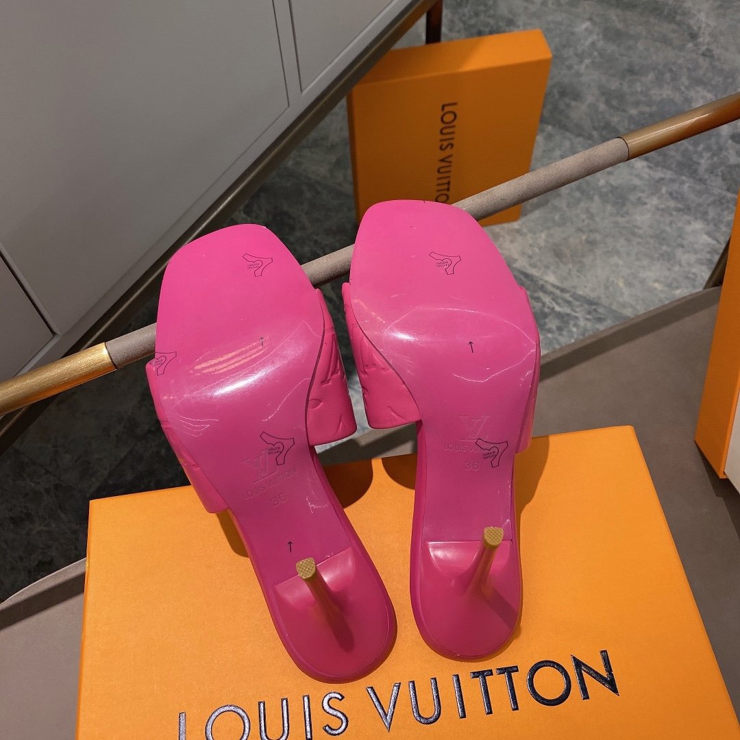 上質 大人気 ルイヴィトン Louis Vuitton サンダル 実物の写真 N品スーパーコピー代引き可能国内発送後払い安全必ず届く信用できるサイト