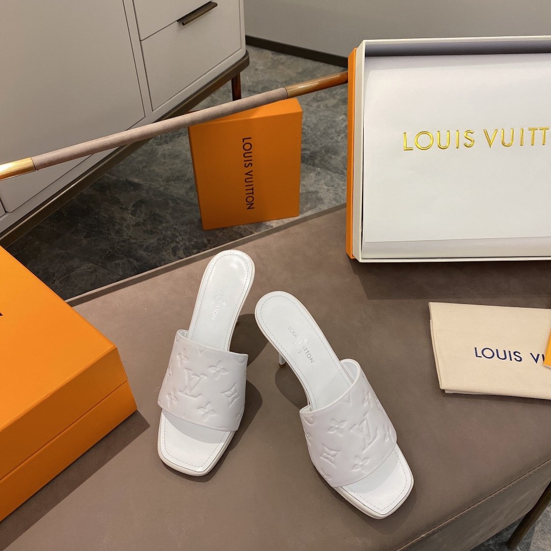 上質 大人気 ルイヴィトン Louis Vuitton サンダル 実物の写真 N品スーパーコピー代引き可能国内発送後払い安全必ず届く信用できるサイト