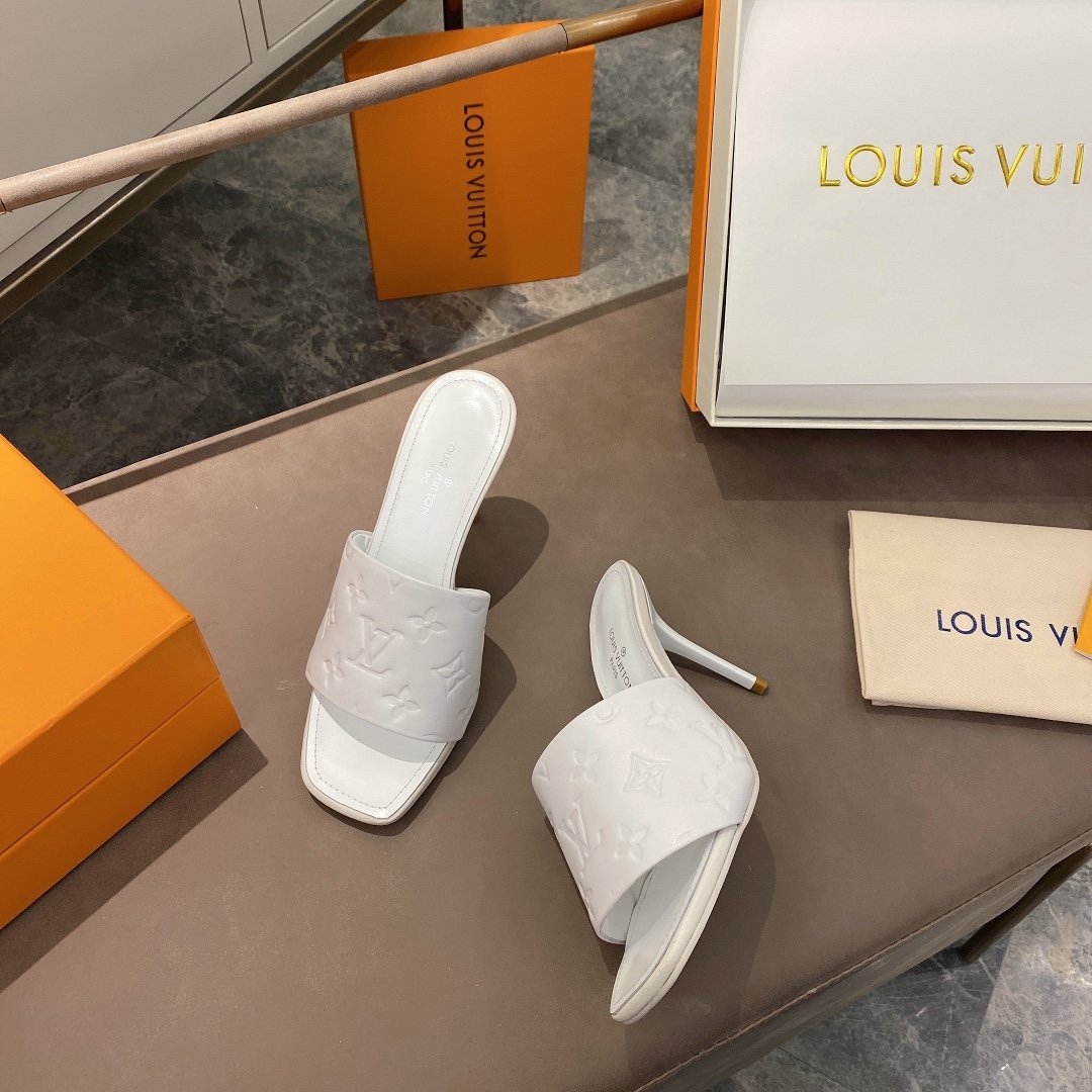 上質 大人気 ルイヴィトン Louis Vuitton サンダル 実物の写真 N品スーパーコピー代引き可能国内発送後払い安全必ず届く信用できるサイト