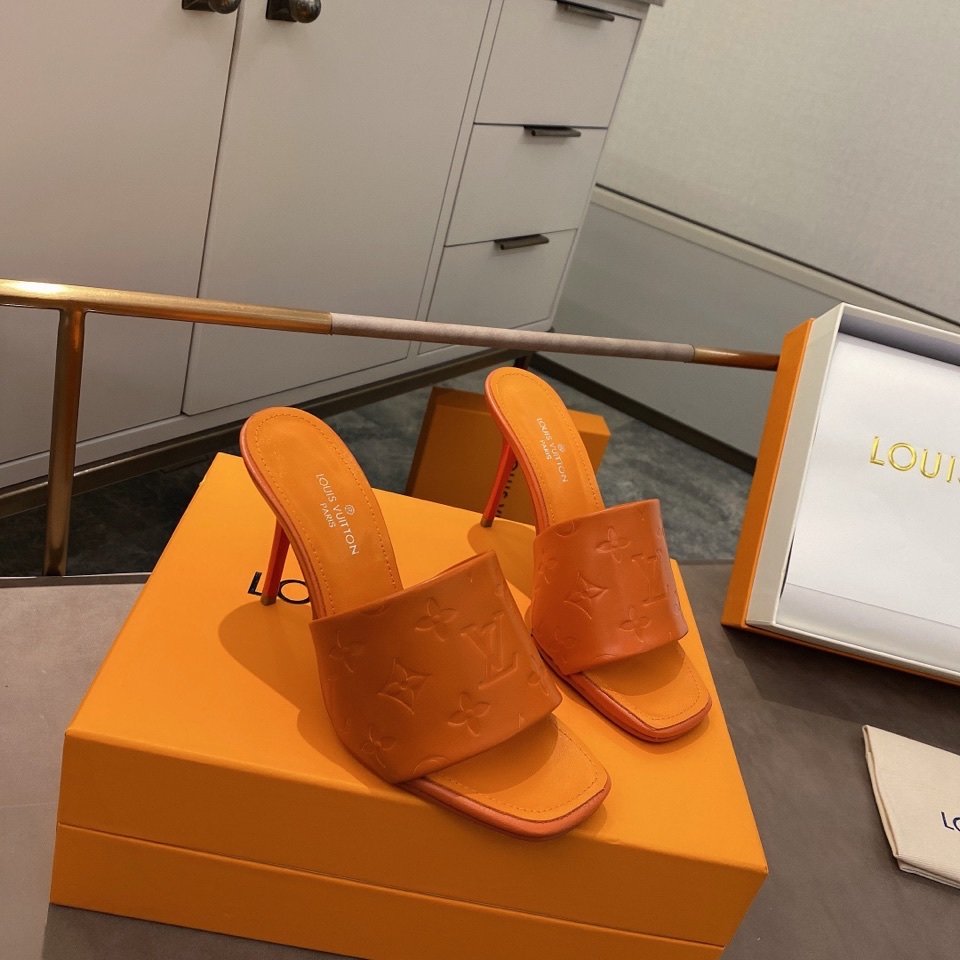 上質 大人気 ルイヴィトン Louis Vuitton サンダル 実物の写真 N品スーパーコピー代引き可能国内発送後払い安全必ず届く信用できるサイト