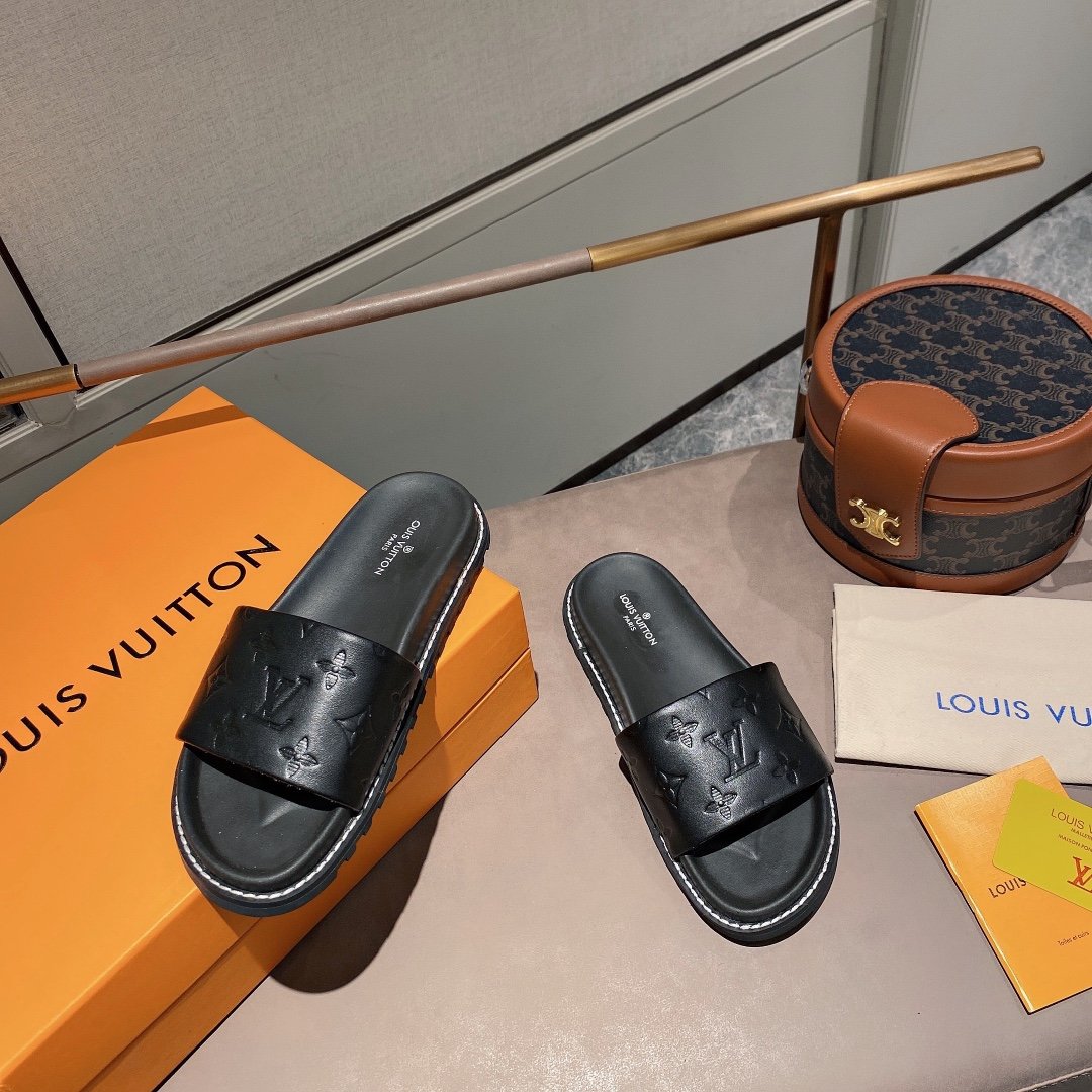 上質 大人気 ルイヴィトン Louis Vuitton サンダル 実物の写真 N品スーパーコピー代引き可能国内発送後払い安全必ず届く信用できるサイト