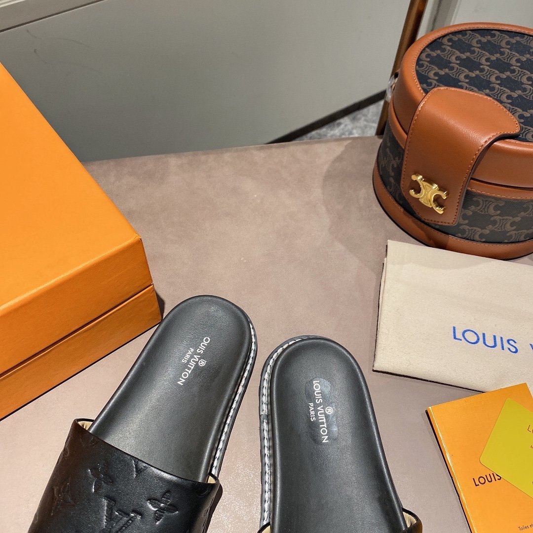 上質 大人気 ルイヴィトン Louis Vuitton サンダル 実物の写真 N品スーパーコピー代引き可能国内発送後払い安全必ず届く信用できるサイト