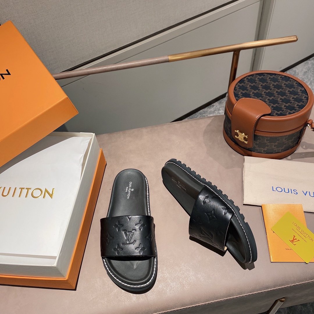 上質 大人気 ルイヴィトン Louis Vuitton サンダル 実物の写真 N品スーパーコピー代引き可能国内発送後払い安全必ず届く信用できるサイト