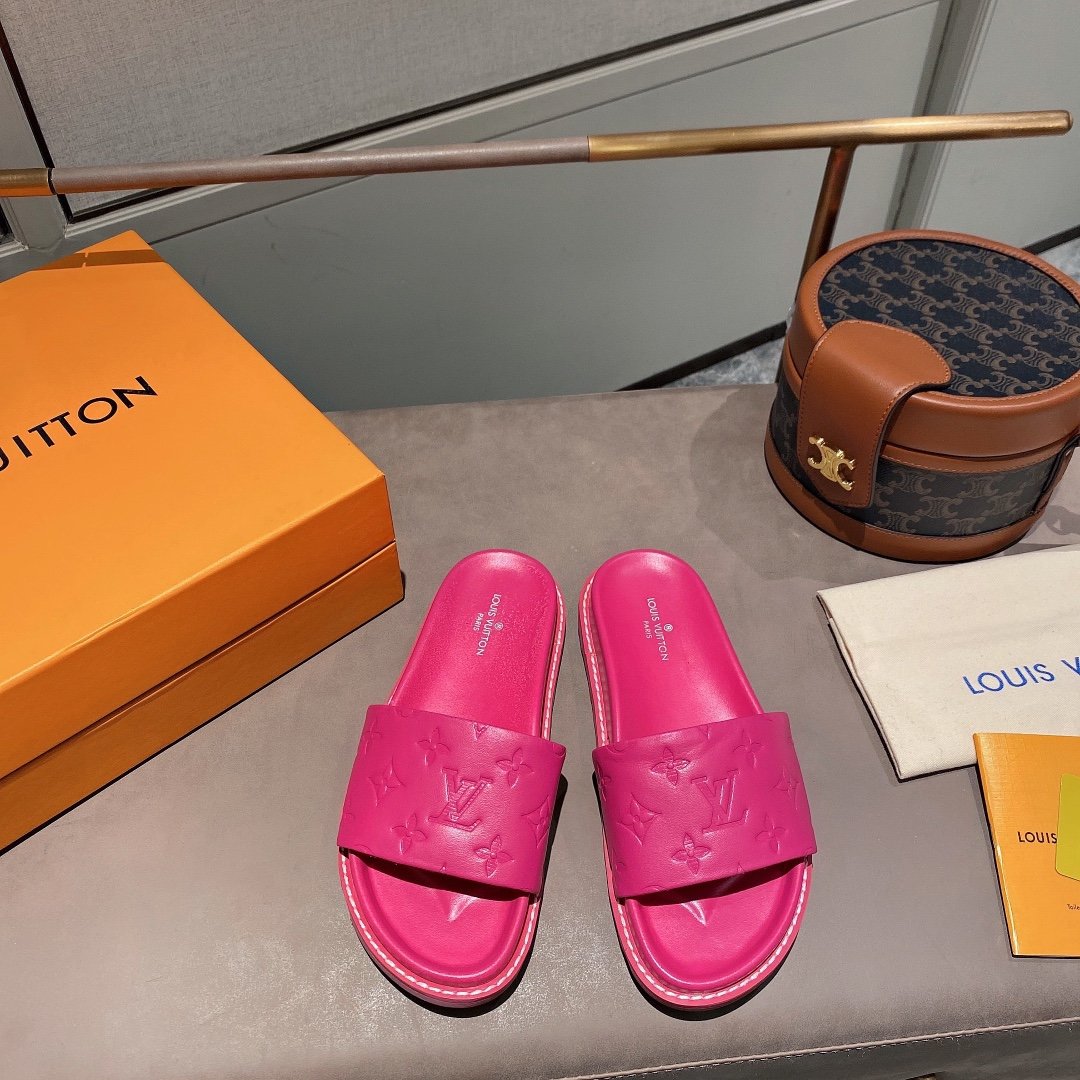 上質 大人気 ルイヴィトン Louis Vuitton サンダル 実物の写真 N品スーパーコピー代引き可能国内発送後払い安全必ず届く信用できるサイト