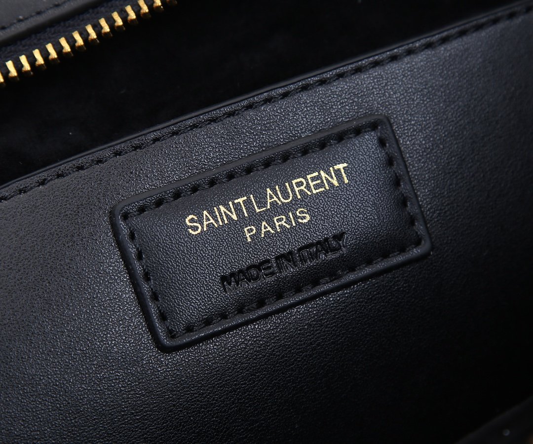 お洒落に魅せるYSL イヴサンローラン バッグ 実物の写真 N品スーパーコピー代引き対応国内発送後払い安全必ず届く信用できるサイト