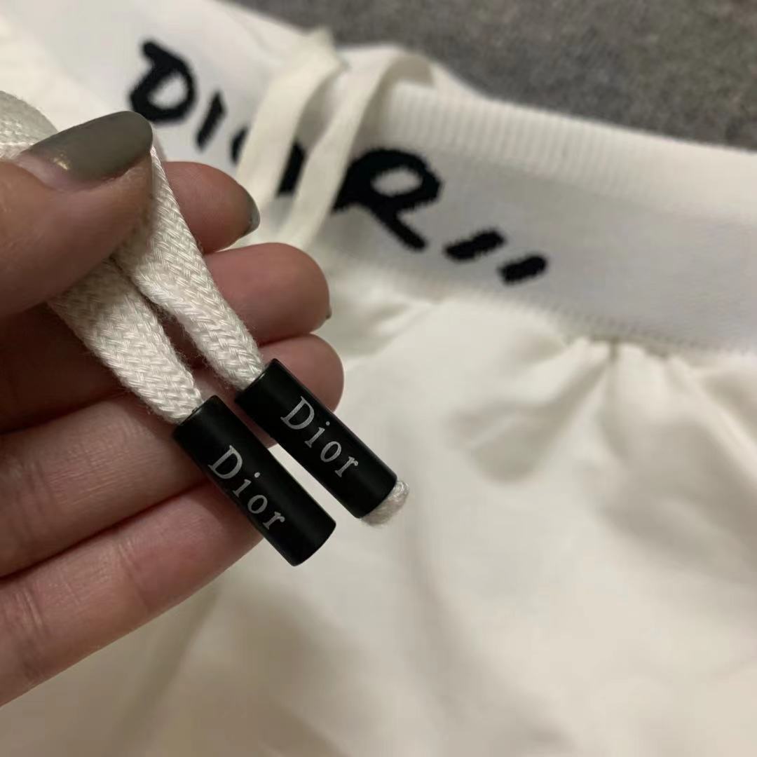 夏物新入荷Dior クリスチャンディオール 半ズボン 実物の写真 N品スーパーコピー服代引き対応国内発送後払い安全必ず届く信用できるサイト