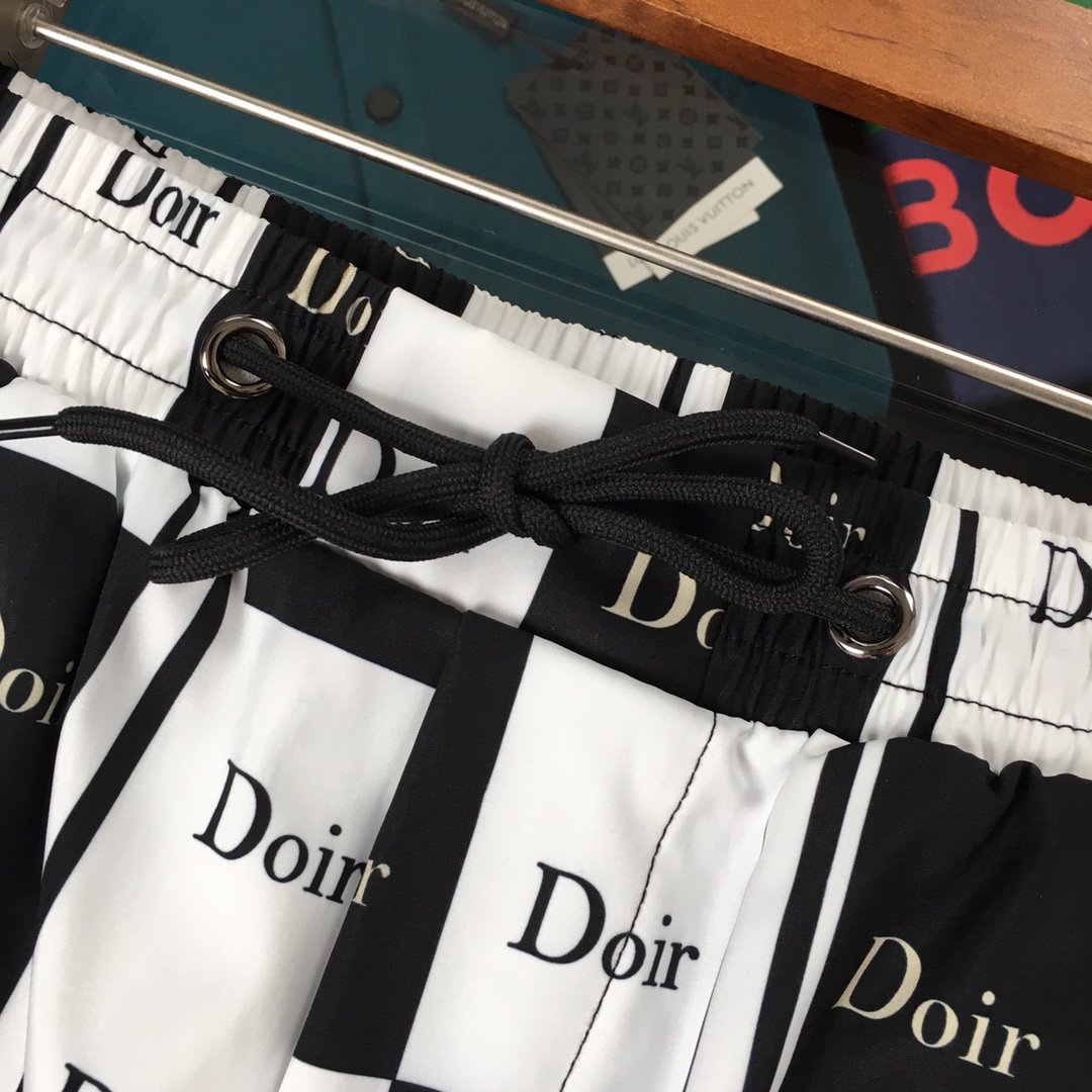 夏物新入荷Dior クリスチャンディオール 半ズボン 実物の写真 N品スーパーコピー服代引き対応国内発送後払い安全必ず届く信用できるサイト