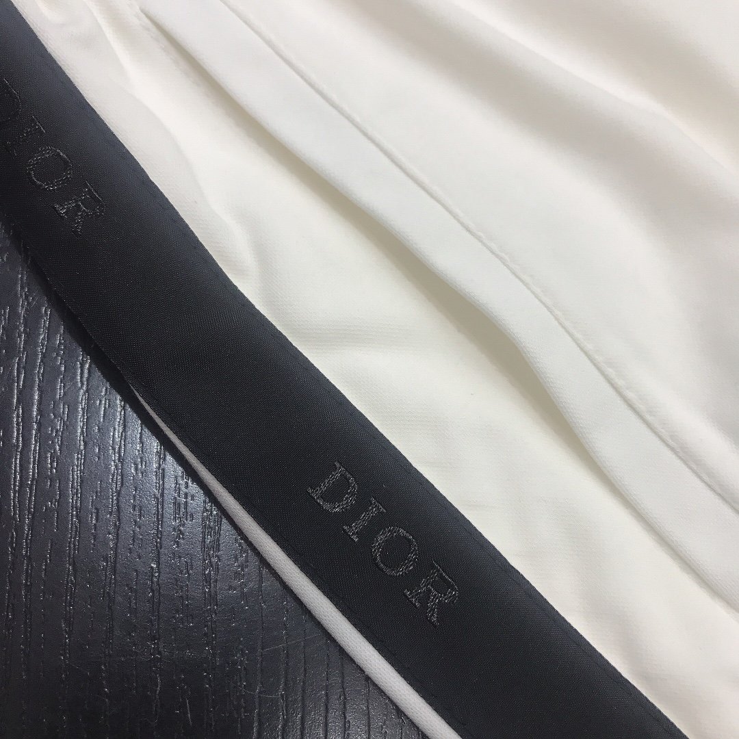 夏物新入荷Dior クリスチャンディオール 半ズボン 実物の写真 N品スーパーコピー服代引き対応国内発送後払い安全必ず届く信用できるサイト