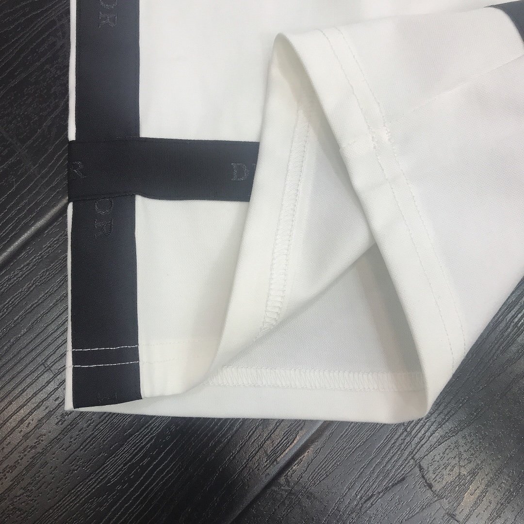 夏物新入荷Dior クリスチャンディオール 半ズボン 実物の写真 N品スーパーコピー服代引き対応国内発送後払い安全必ず届く信用できるサイト