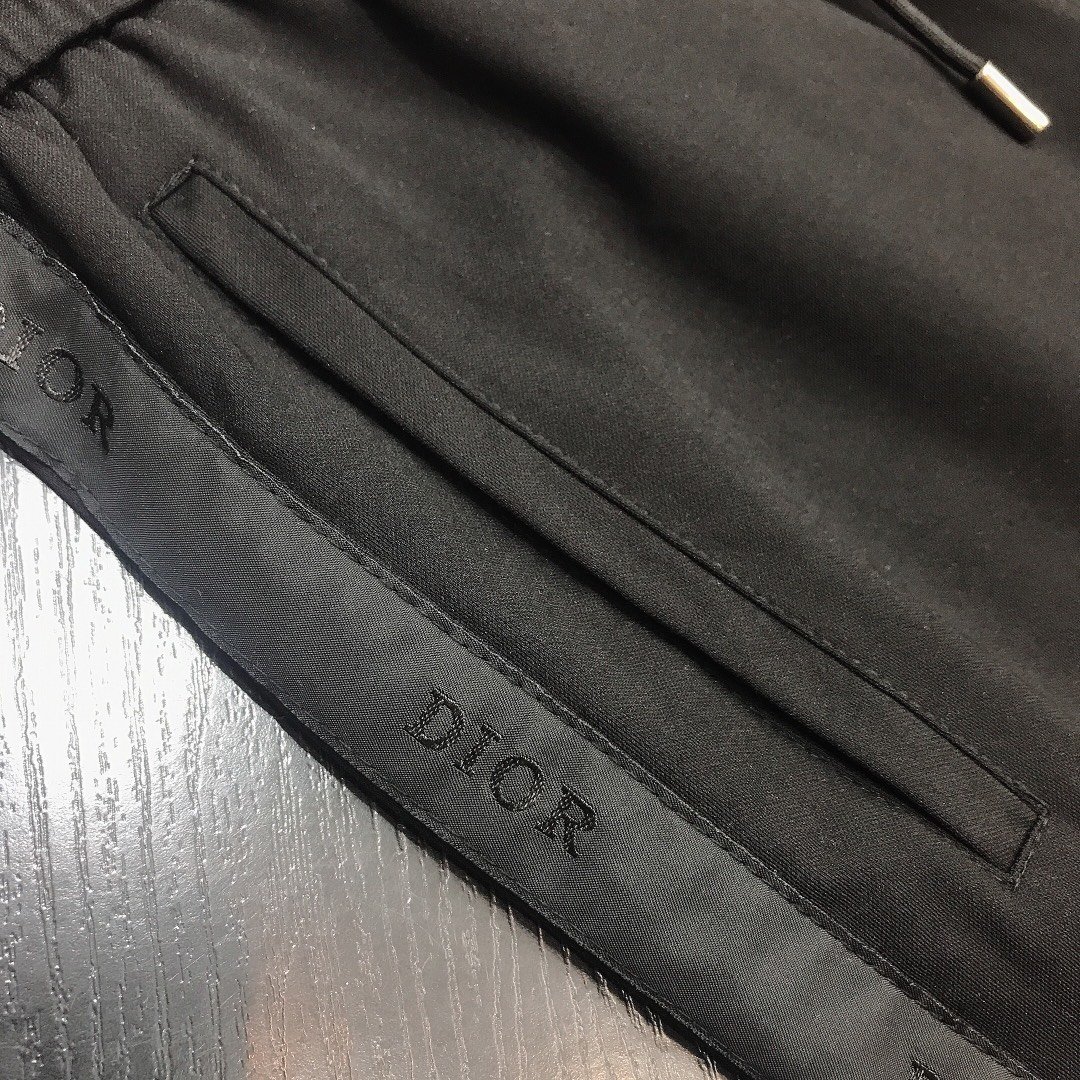 夏物新入荷Dior クリスチャンディオール 半ズボン 実物の写真 N品スーパーコピー服代引き対応国内発送後払い安全必ず届く信用できるサイト