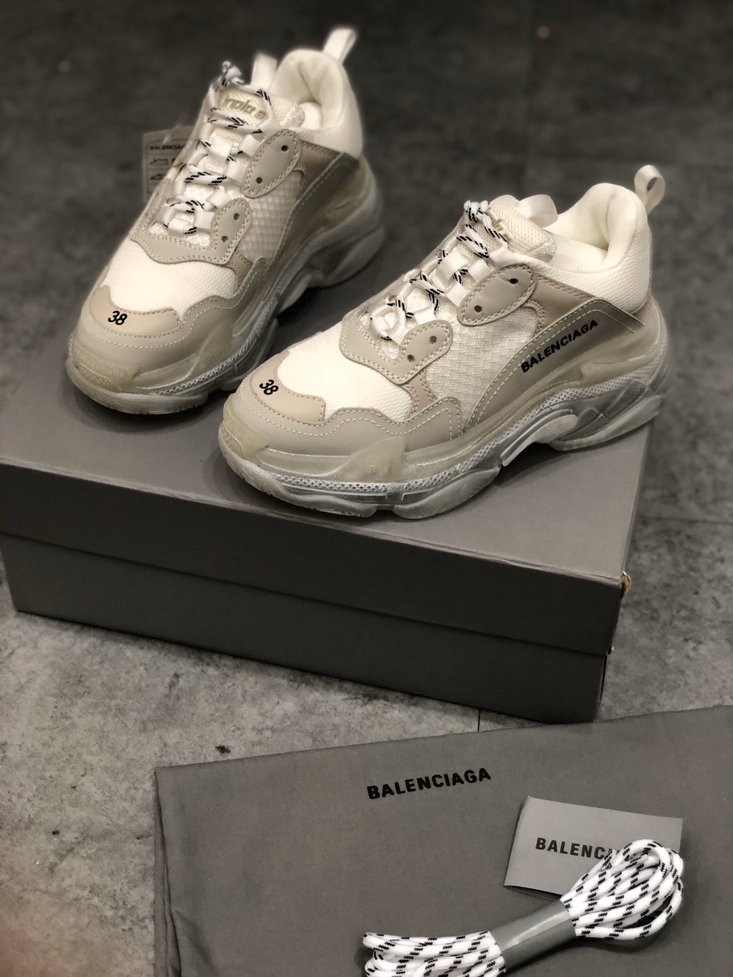 ファッション通販Balenciaga バレンシアガ サンダル 実物の写真 N品スーパーコピー靴代引き可能国内発送後払い安全必ず届く信用できるサイト