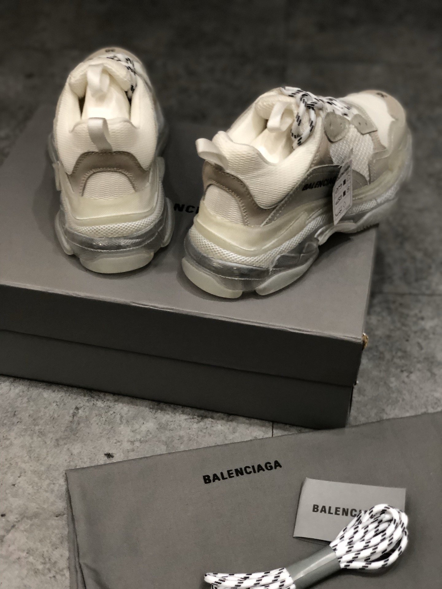 ファッション通販Balenciaga バレンシアガ サンダル 実物の写真 N品スーパーコピー靴代引き可能国内発送後払い安全必ず届く信用できるサイト