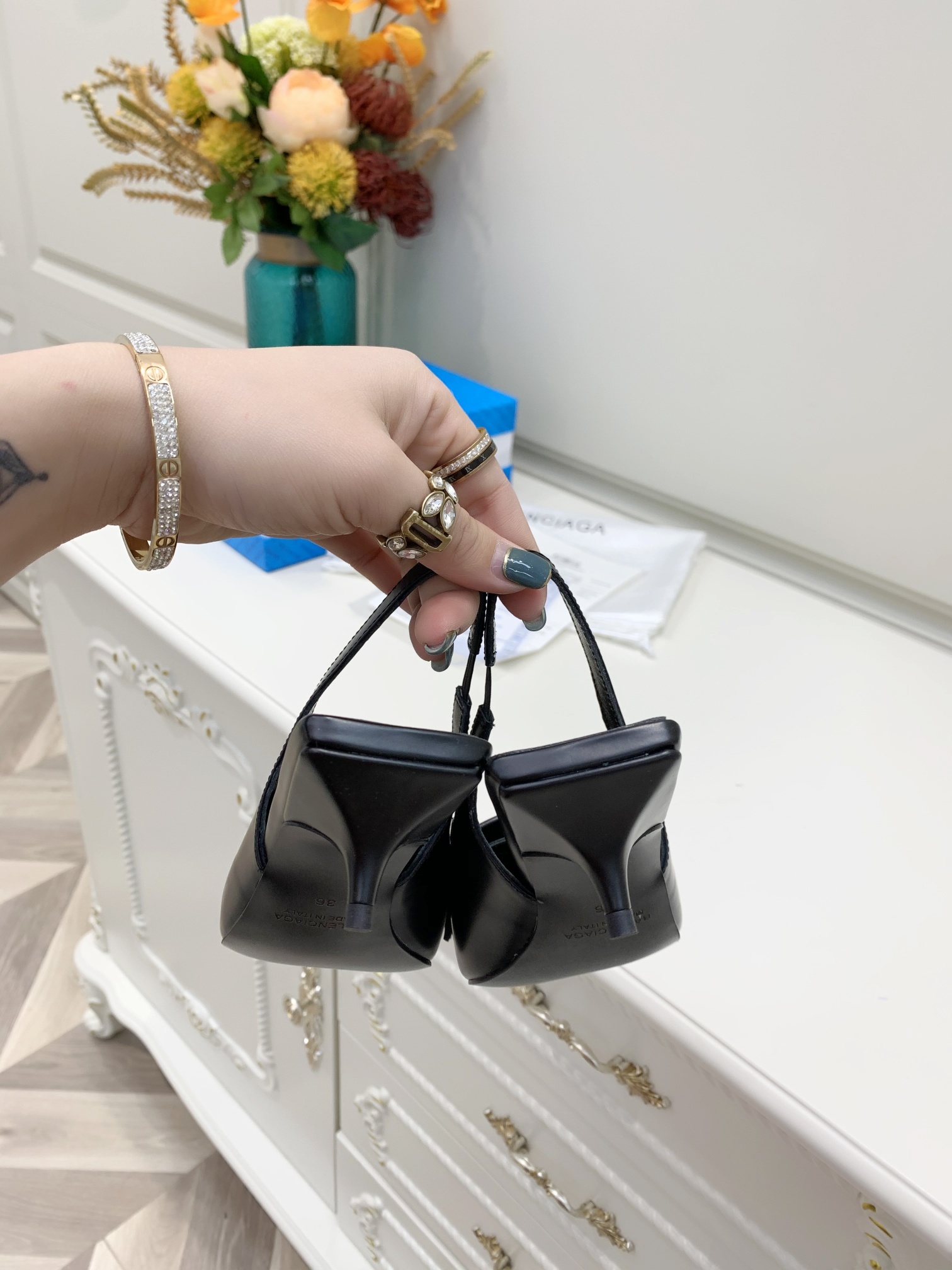 ファッション通販Balenciaga バレンシアガ サンダル 実物の写真 N品スーパーコピー靴代引き可能国内発送後払い安全必ず届く信用できるサイト